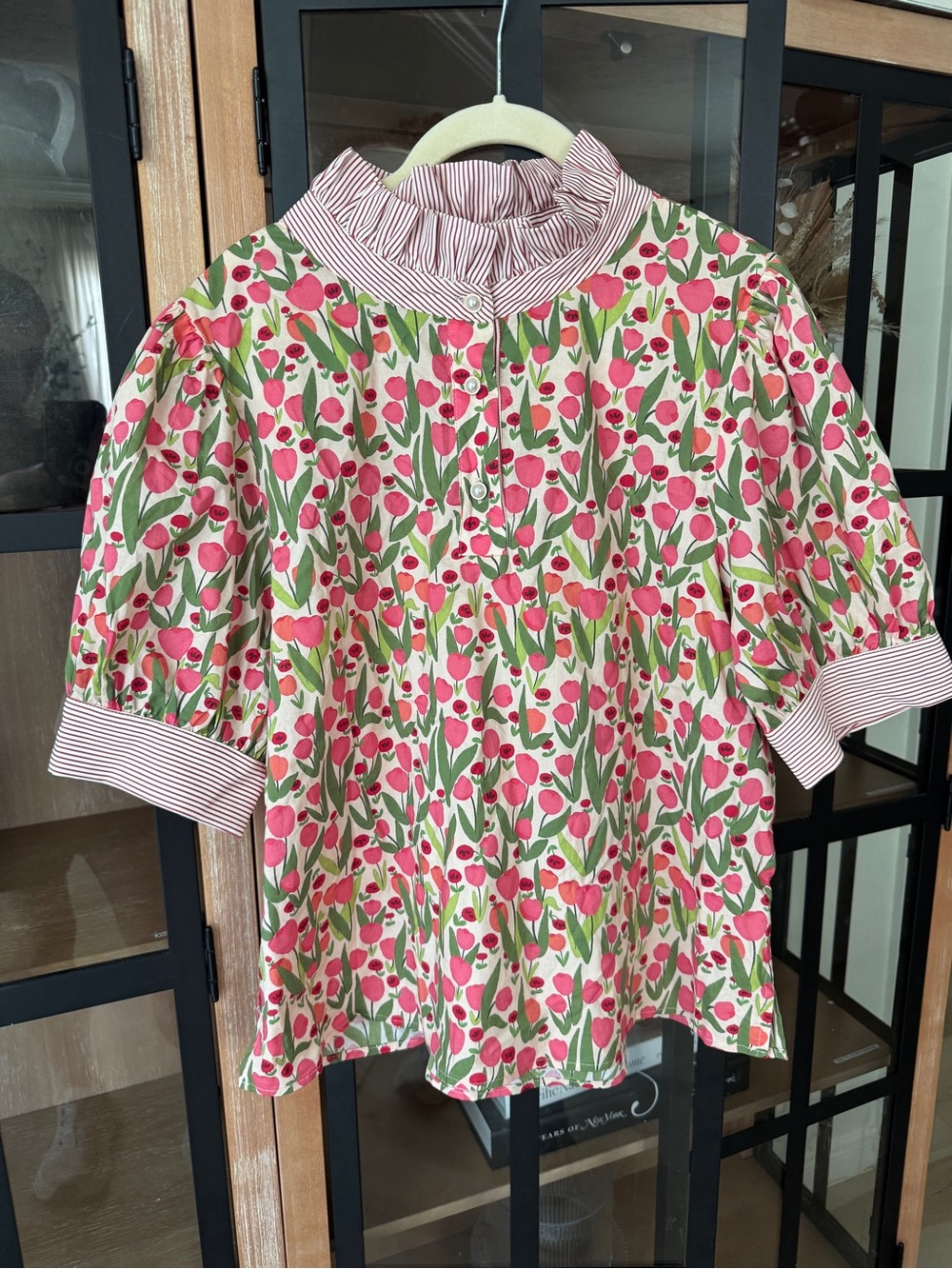 NWOT Jodifl ruffle mockneck Floral print tulips Button-Up Puff Sleeve Top Stripe - Picture 2 of 10